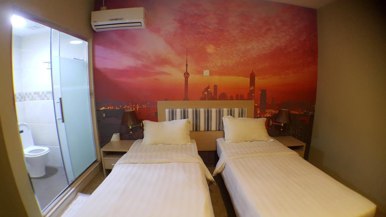 Om Hotel Simpang Ampat  Exterior foto